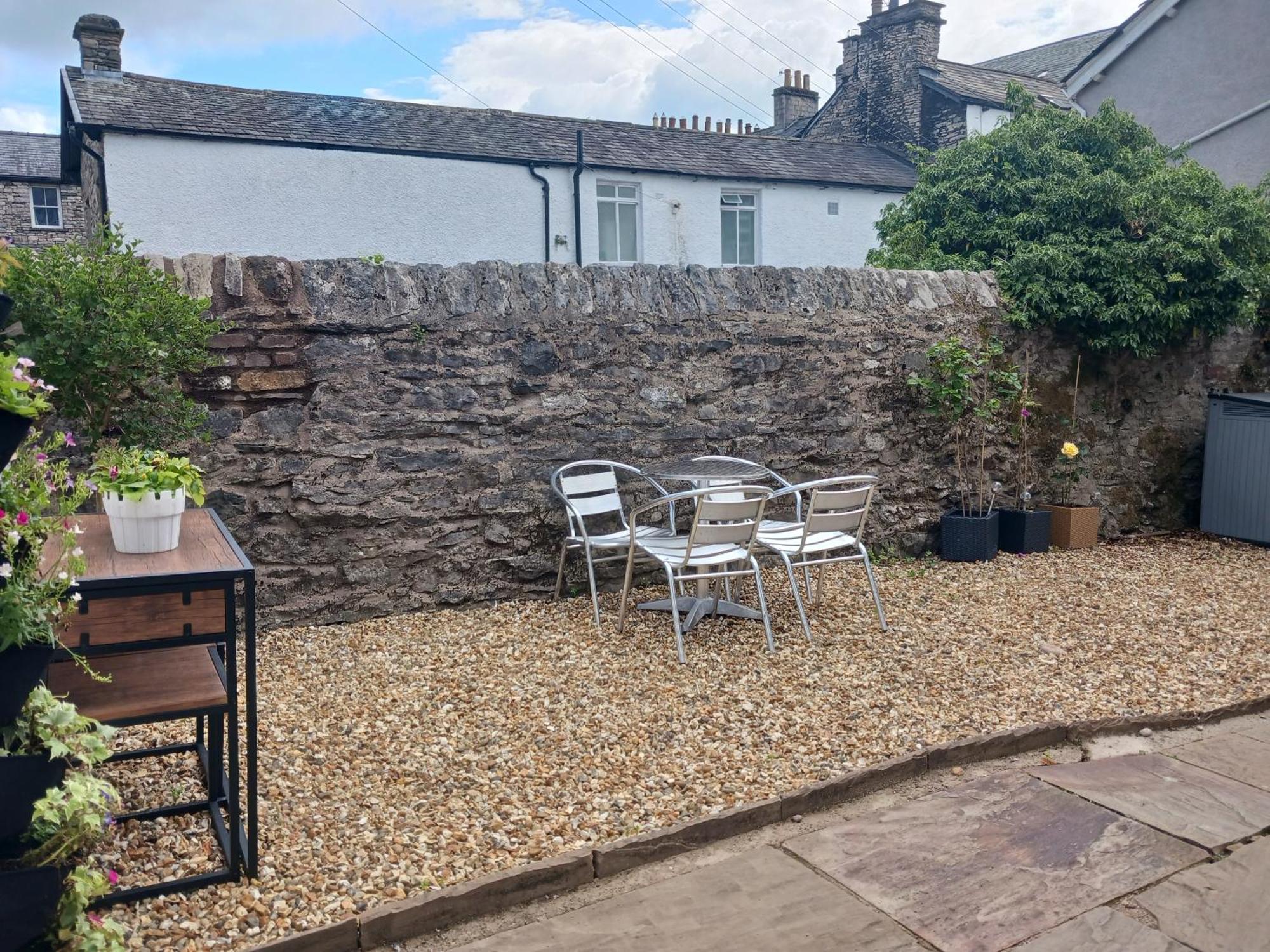 Arthurs Cottage -Charming Courtyard Cottage In The Heart Of Kendal, The Lake District ภายนอก รูปภาพ